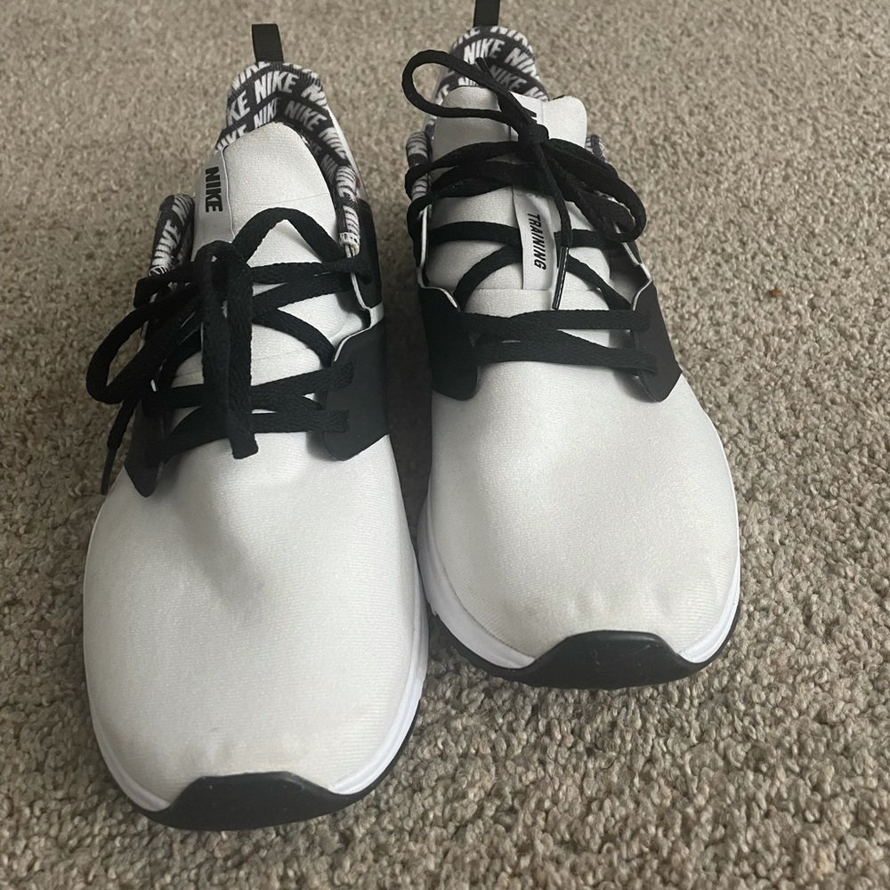 BRAND NEW NIKE RUNNING SHOES